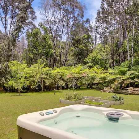 Rainforest Stay With Hot Tub Less Than 3 Mi To Natl Park!